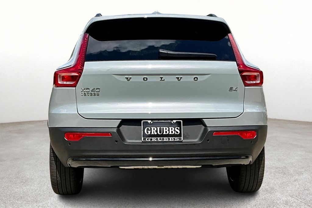2026 Volvo XC40 Plus - Photo 7