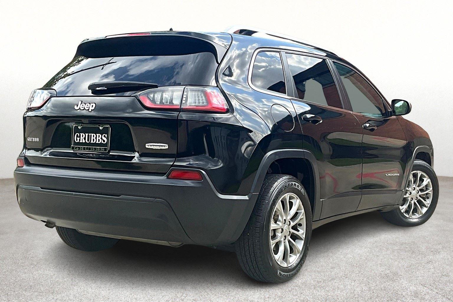 2019 Jeep Cherokee Latitude photo 2