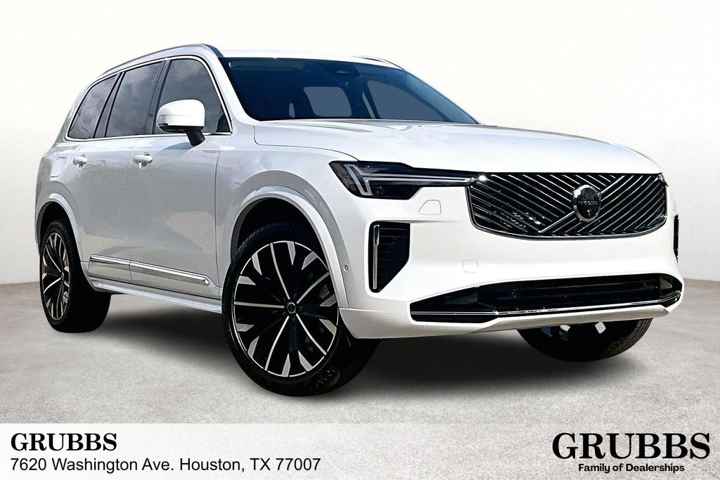 2026 Volvo XC90 T6's photo