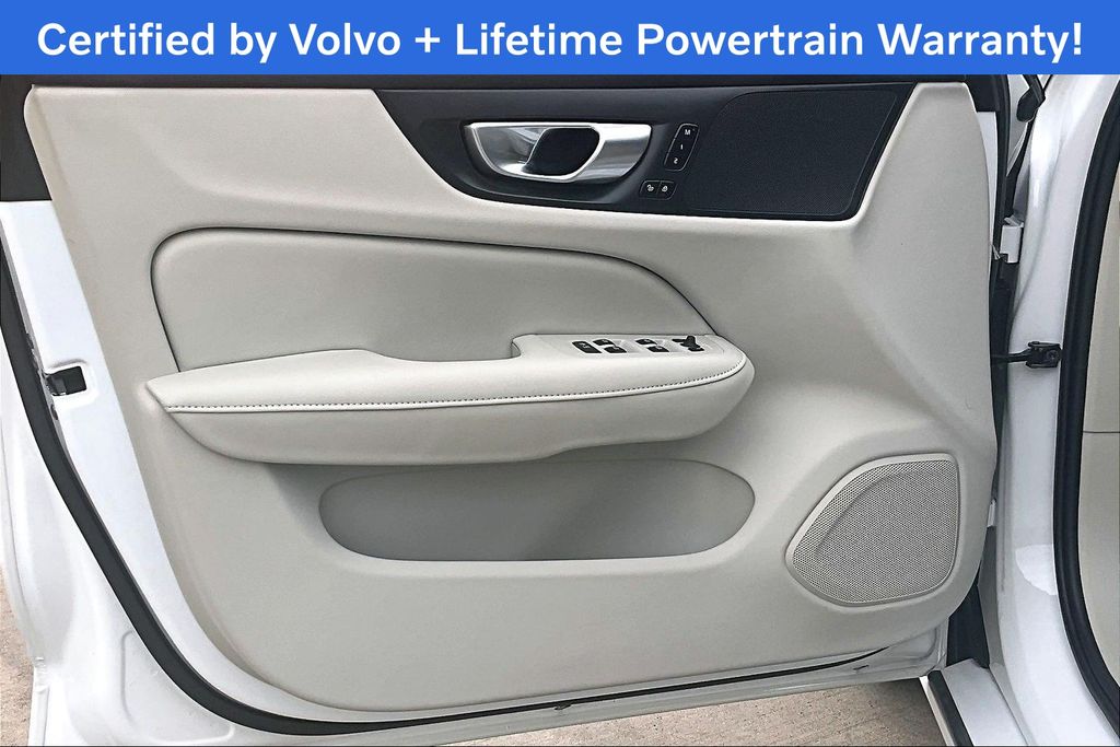 2025 Volvo S60 23