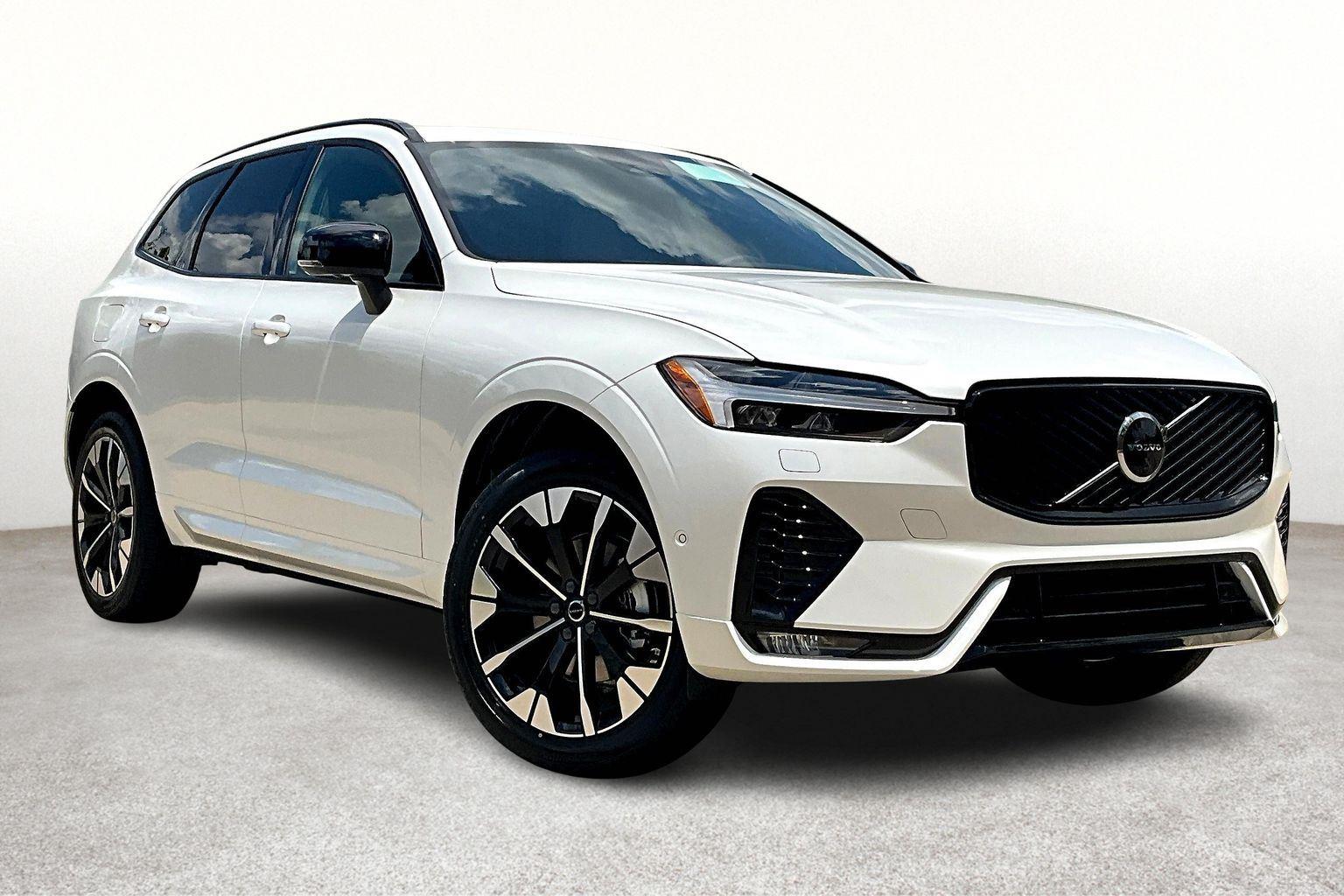 2026 Volvo XC60 B5 Plus photo 2