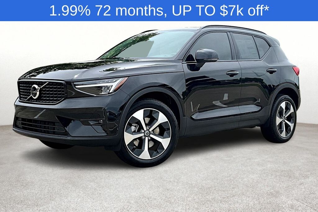 New 2026 Volvo XC40 B5 Plus SUV