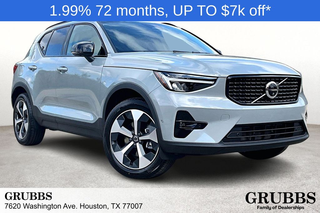 2026 Volvo XC40 Plus's photo