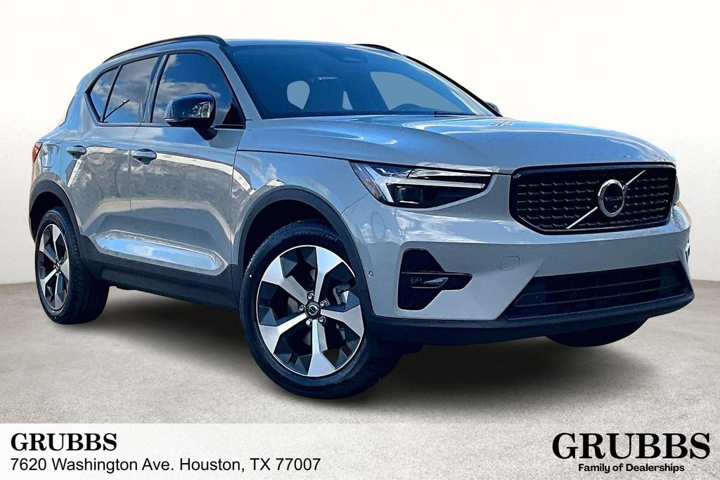 New 2026 Volvo XC40 B5 Plus SUV