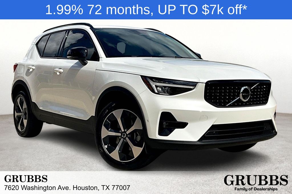 2026 Volvo XC40 Plus's photo