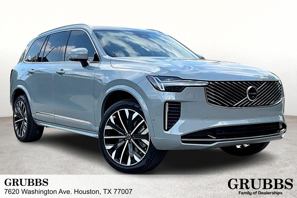 2026 Volvo XC90 T6's photo