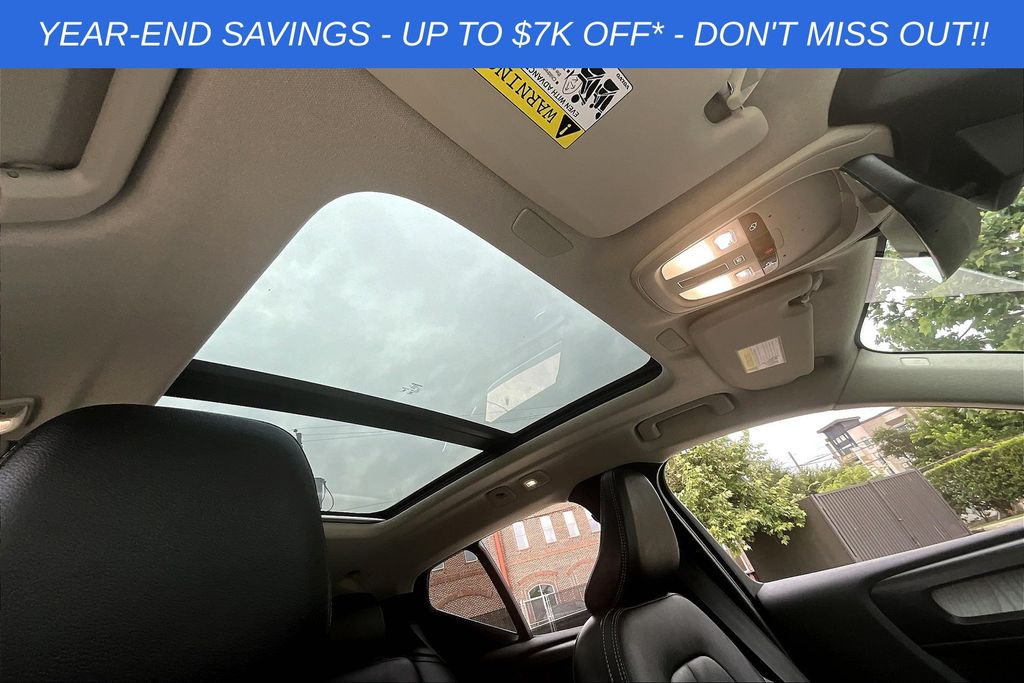 2025 Volvo XC40 Core - Photo 26