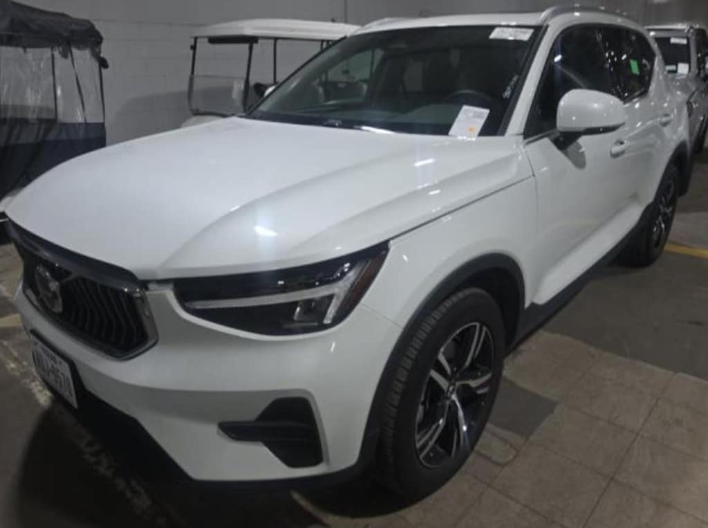 Used 2025 Volvo XC40 Core Bright Theme SUV