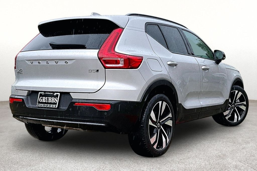 Certified 2025 Volvo XC40 B5 Plus Dark Theme SUV