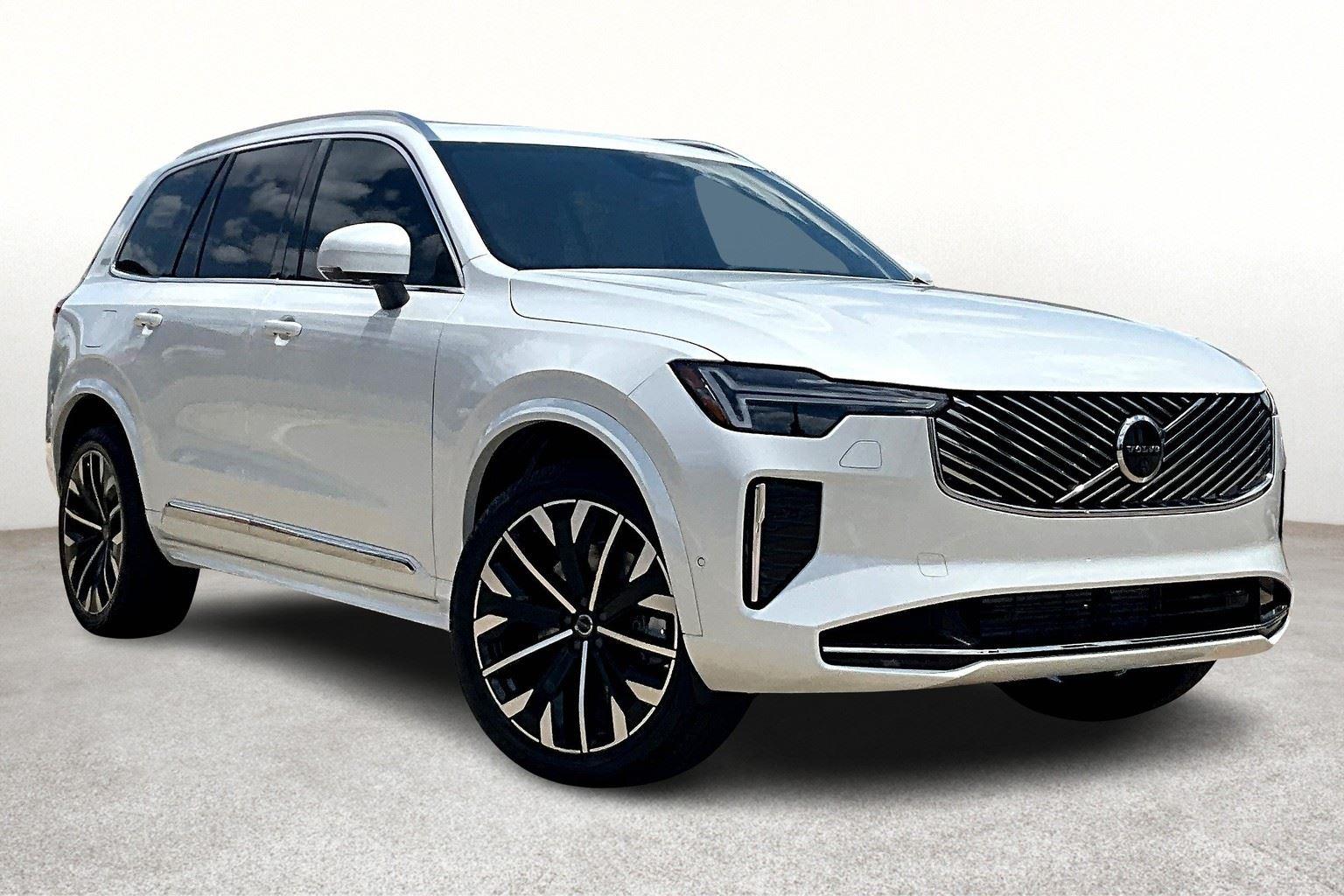 2026 Volvo XC90 T8 Plus photo 2