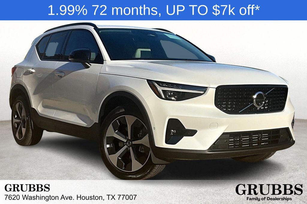 2026 Volvo XC40 Plus's photo