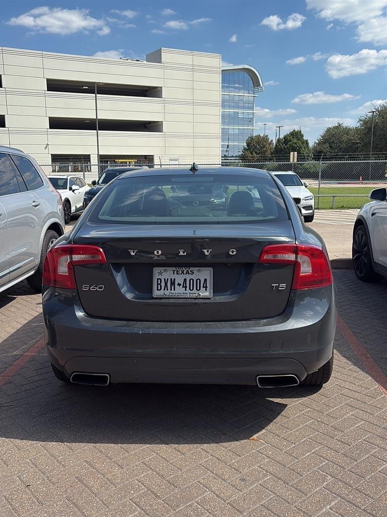 2014 Volvo S60 T5 photo 2