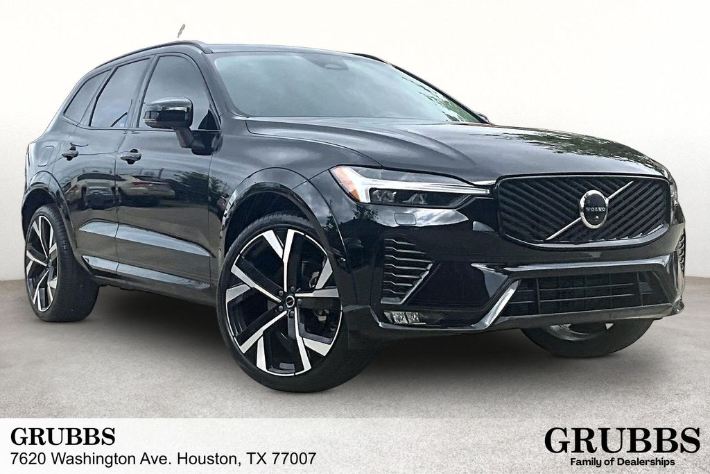 2026 Volvo XC60 B5 Ultra Dark AWD's photo