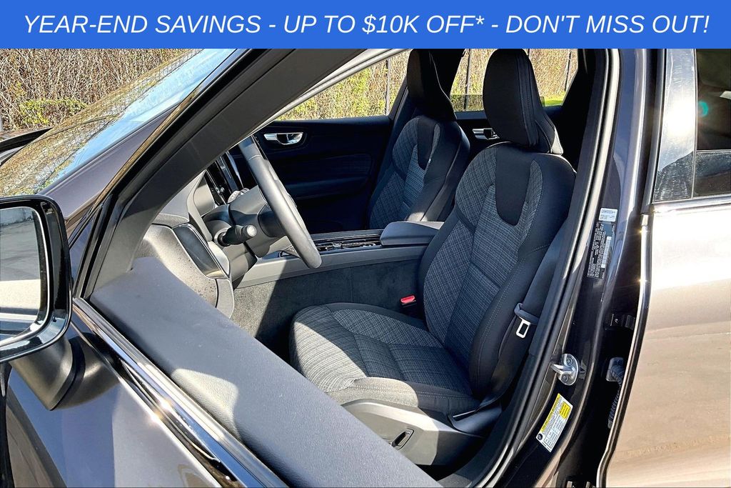 2025 Volvo XC60 Core - Photo 31