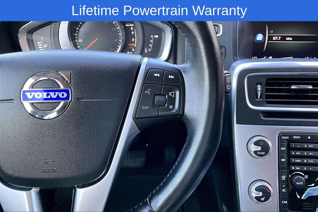 2018 Volvo V60 23