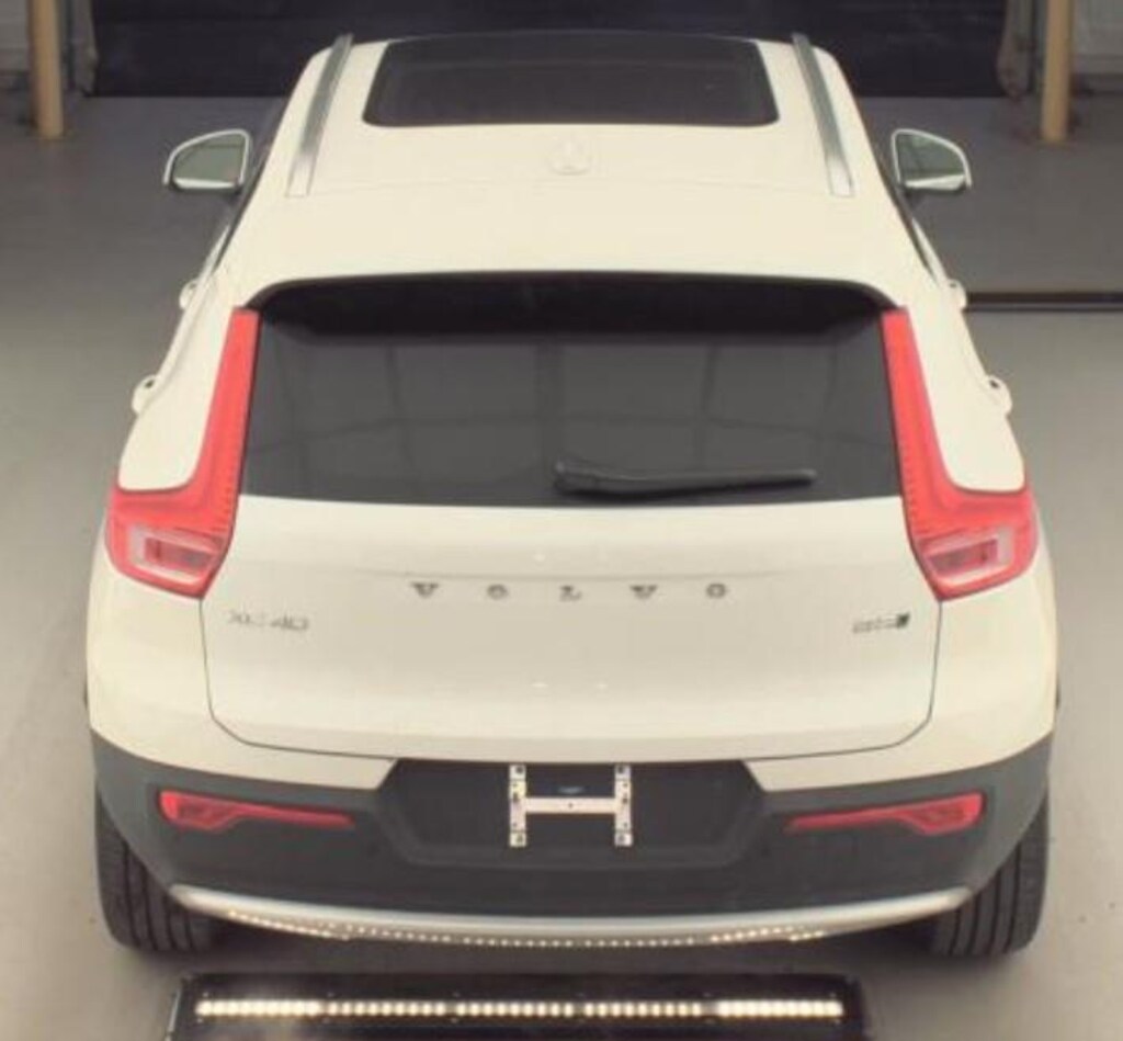 Used 2025 Volvo XC40 Core Bright Theme SUV