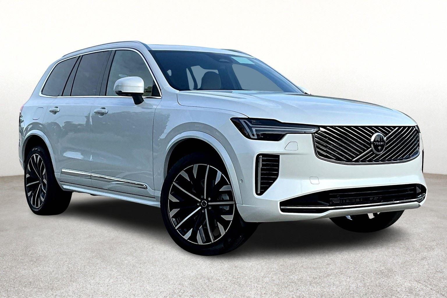 2026 Volvo XC90 Plus photo 2
