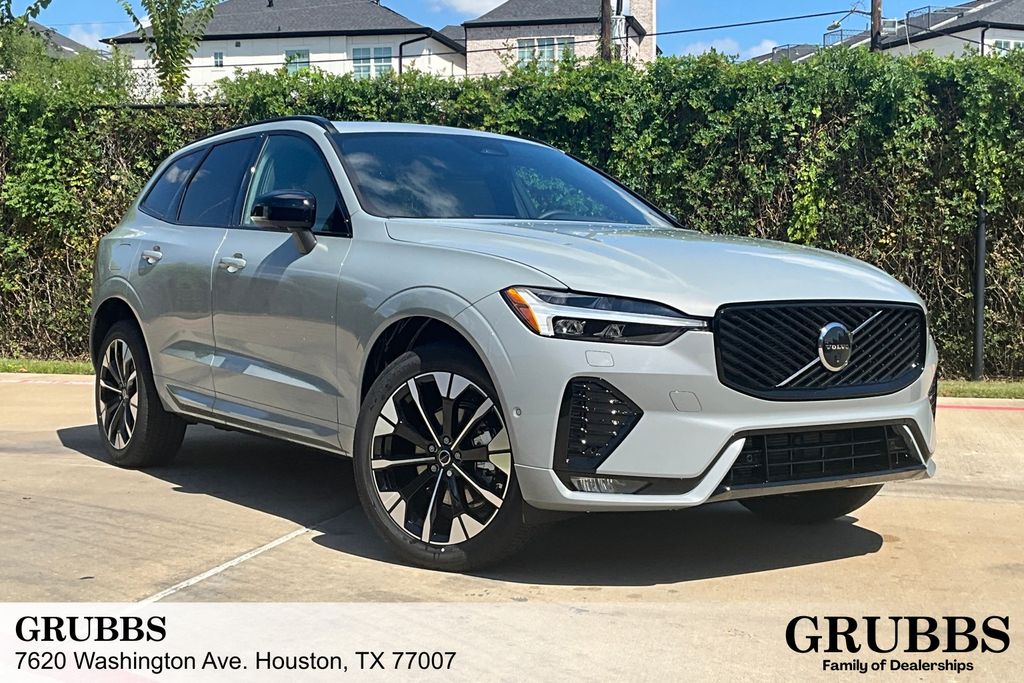 2026 Volvo XC60 Plus's photo