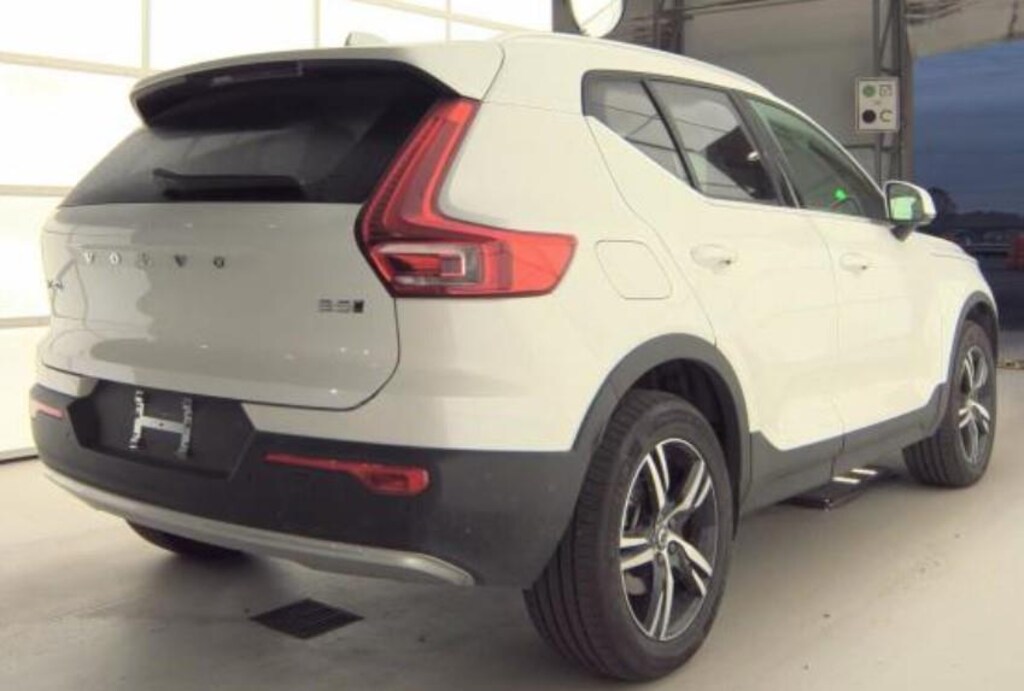 Used 2025 Volvo XC40 Core Bright Theme SUV
