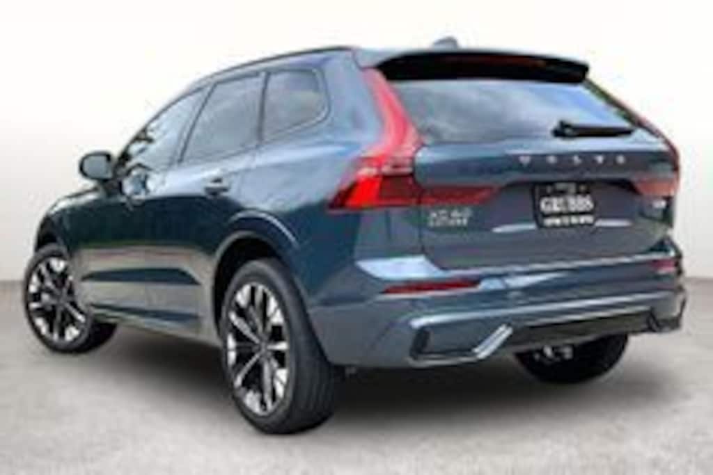 New 2026 Volvo XC60 plug-in hybrid T8 Plus SUV