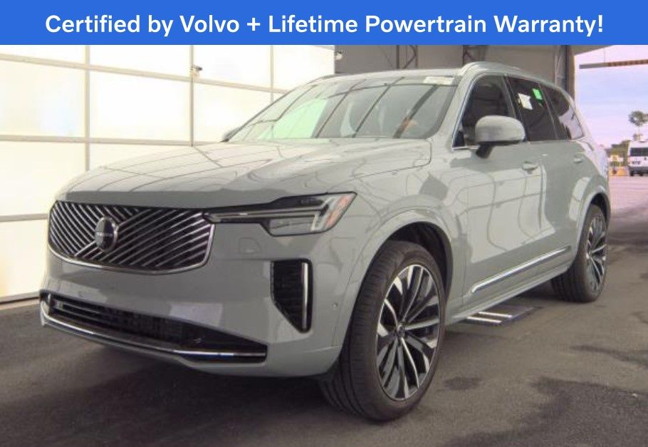 2025 Volvo XC90 Plus's photo