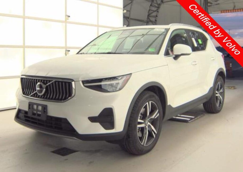 Used 2025 Volvo XC40 Core Bright Theme SUV