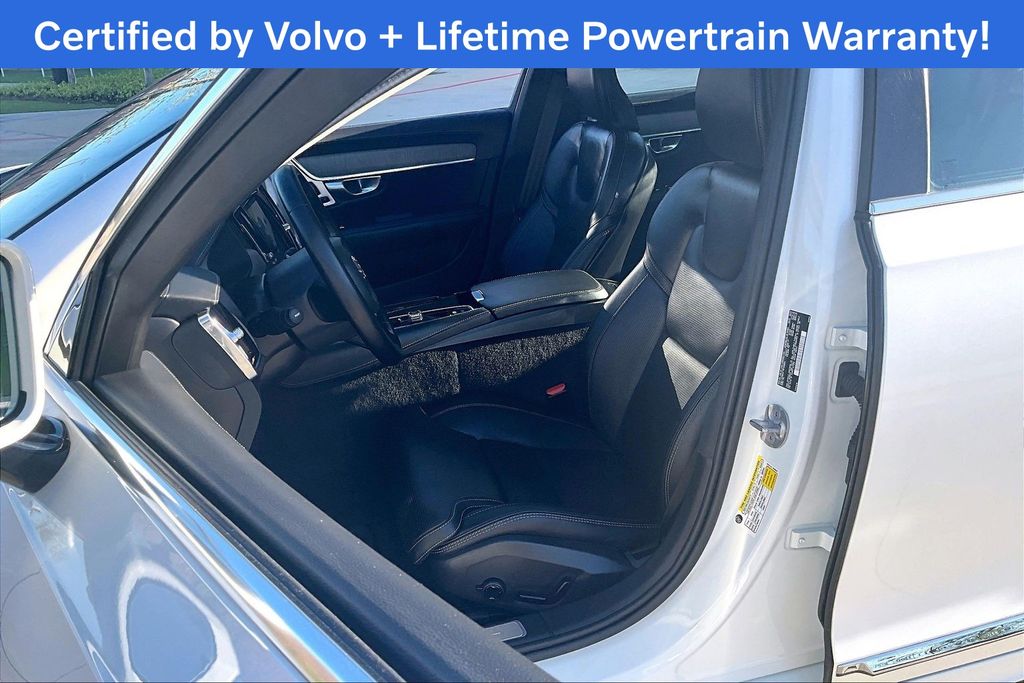 2024 Volvo S90 32