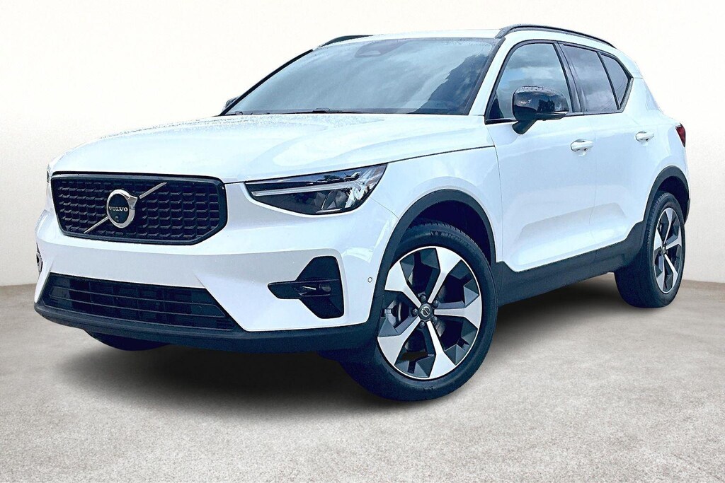 New 2026 Volvo XC40 B5 Plus SUV