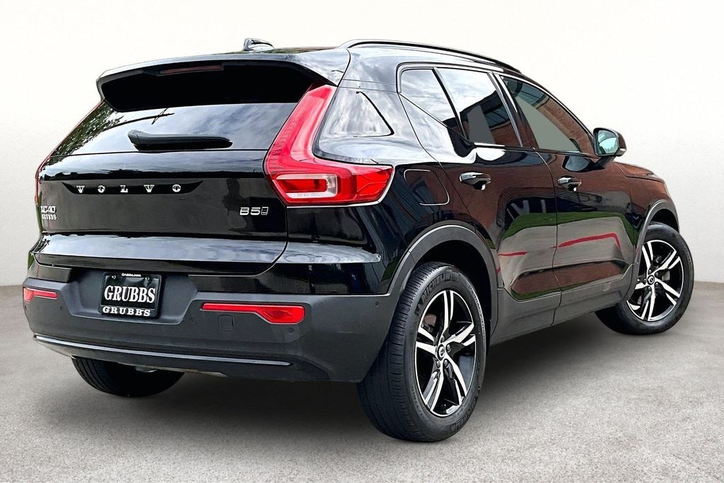 Certified 2023 Volvo XC40 B5 Plus Dark Theme SUV