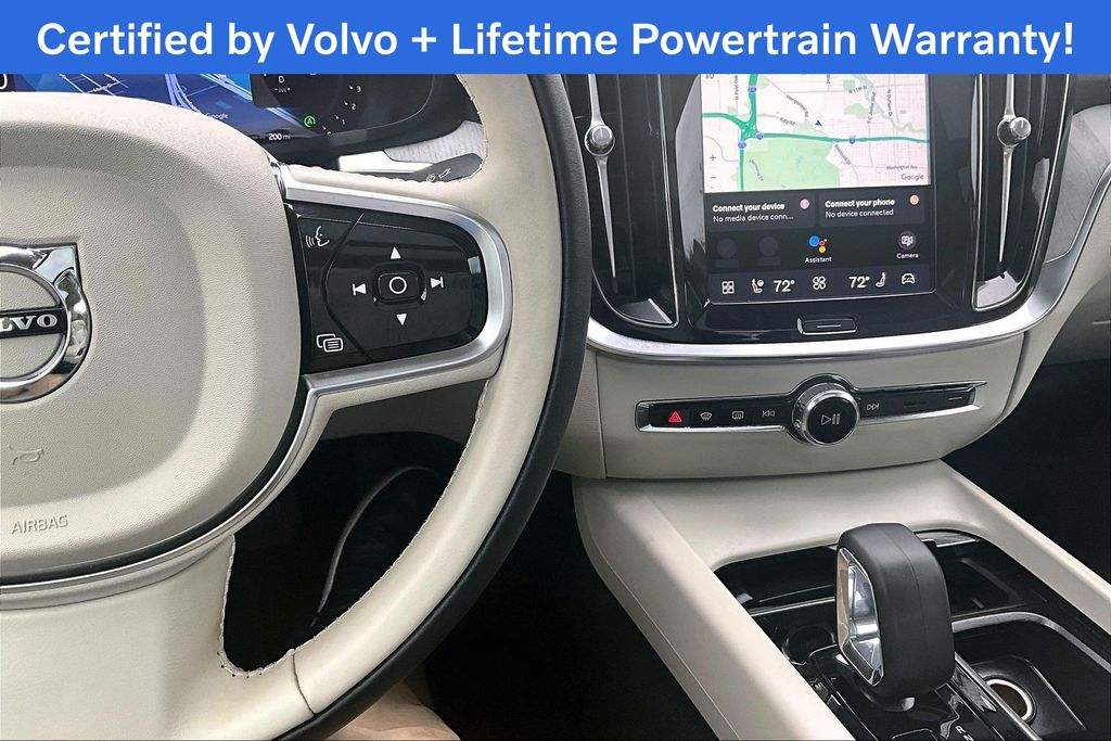 2025 Volvo S60 27