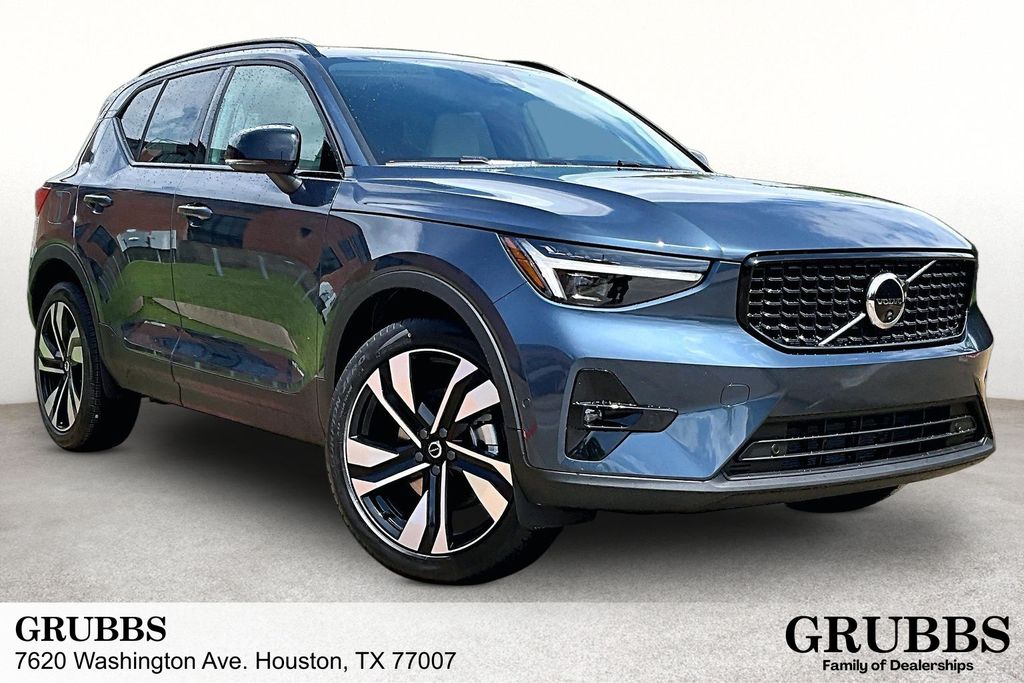 New 2026 Volvo XC40 B5 Ultra