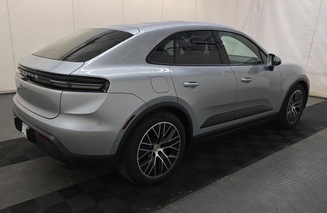 Used 2025 Porsche Macan Base with VIN WP1AA2XA9SL002869 for sale in Houston, TX