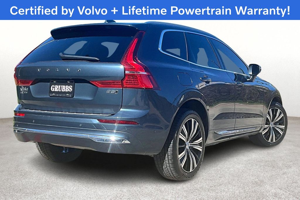 2023 Volvo XC60 Plus's photo