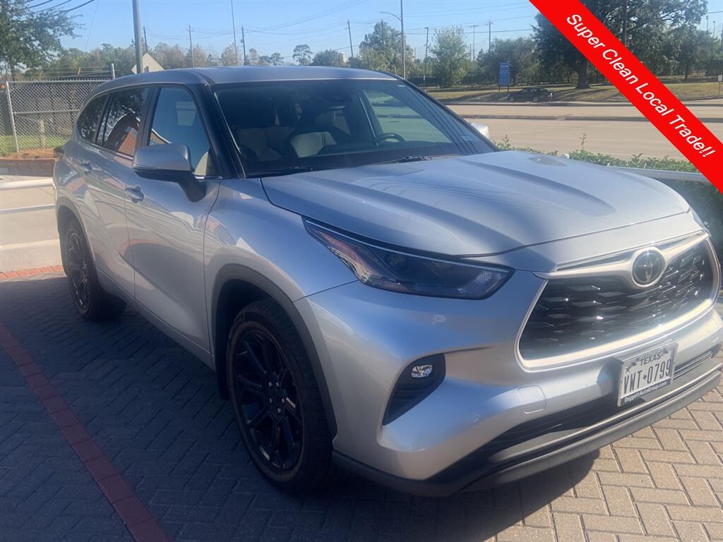 Used 2023 Toyota Highlander LE SUV