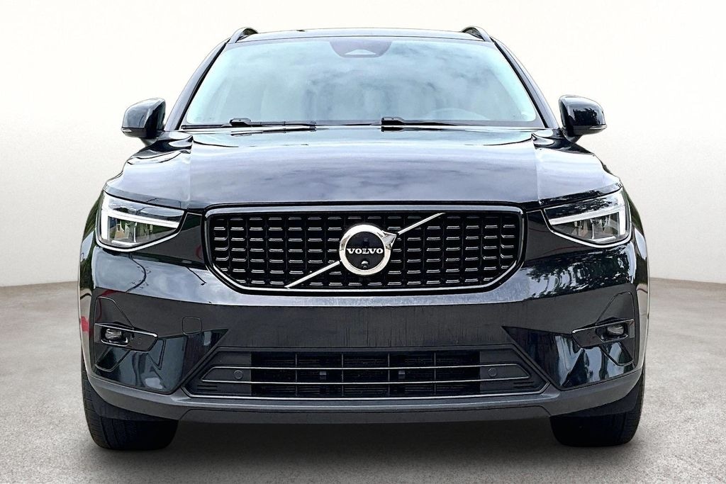 Certified 2023 Volvo XC40 B5 Plus Dark Theme SUV