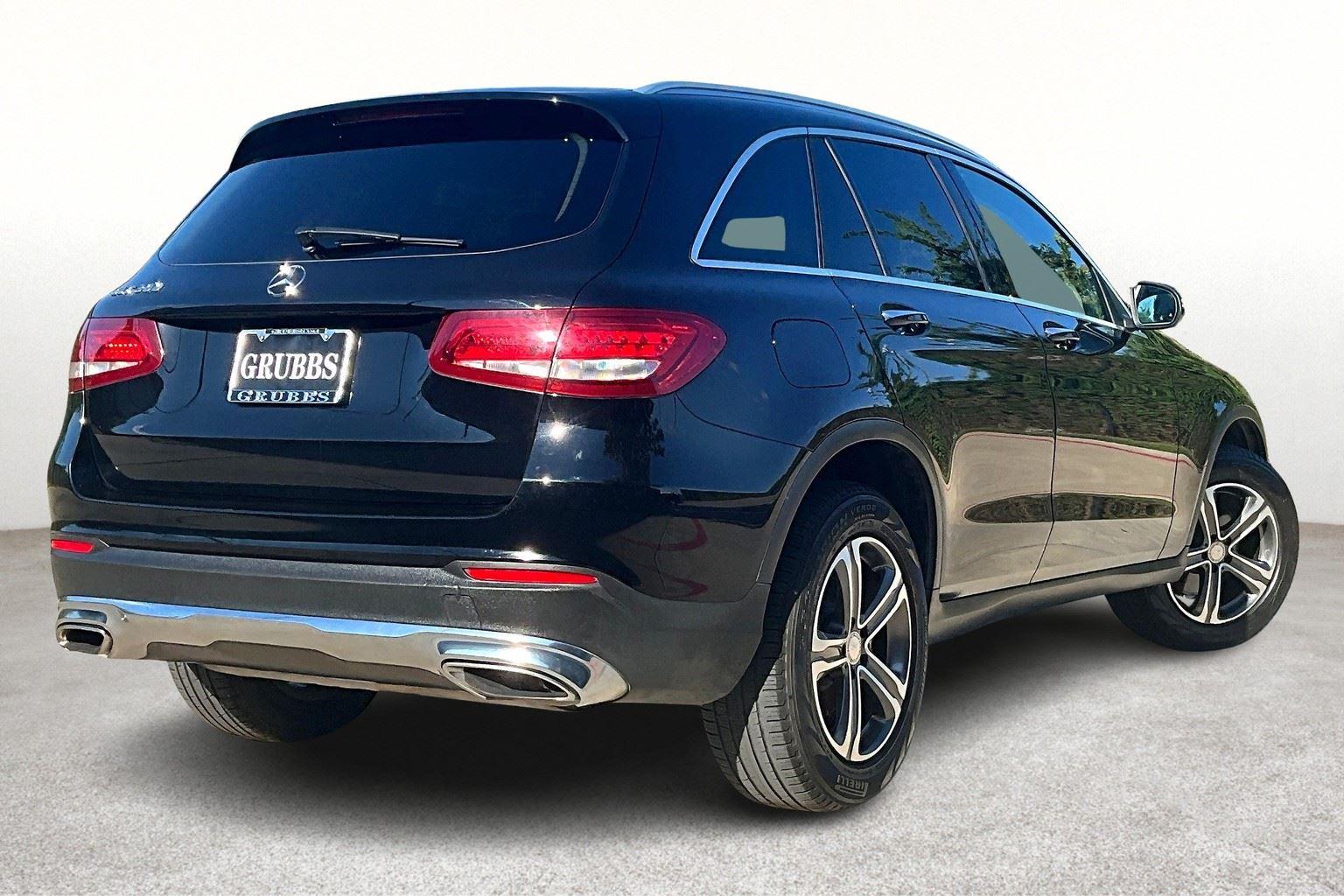 2016 Mercedes Benz GLC 300 photo 2