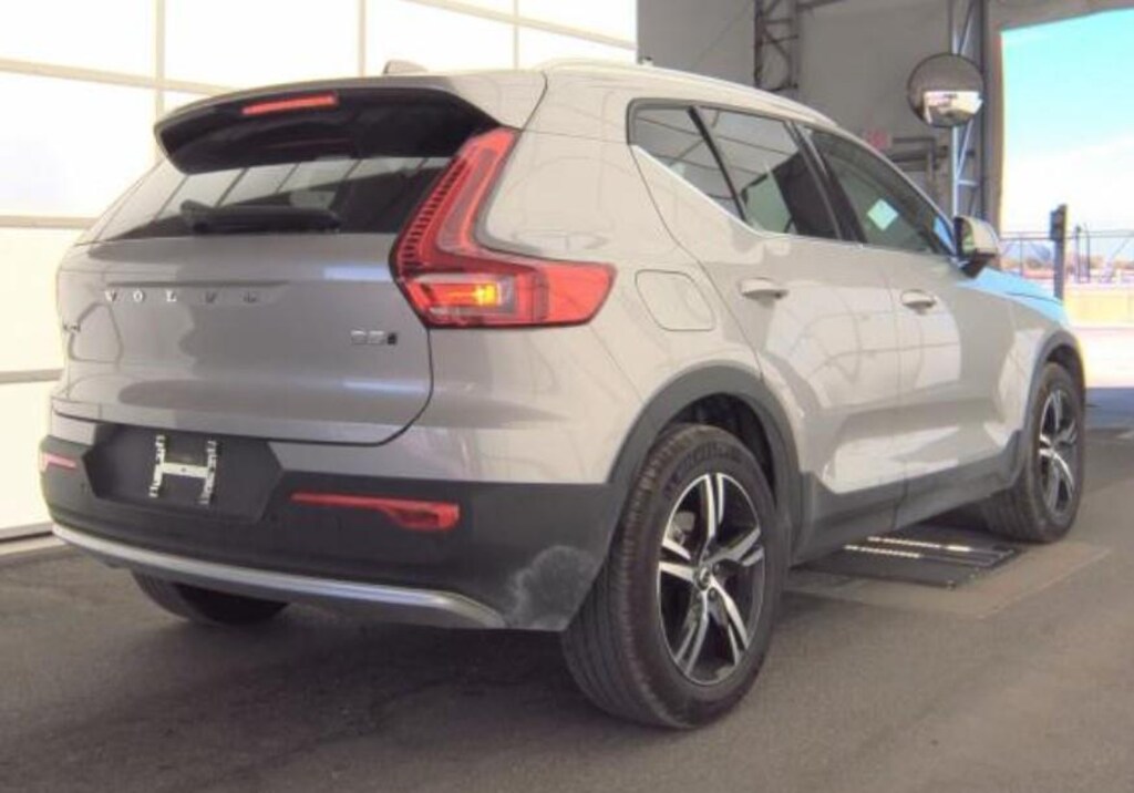 Used 2025 Volvo XC40 Core Bright Theme SUV