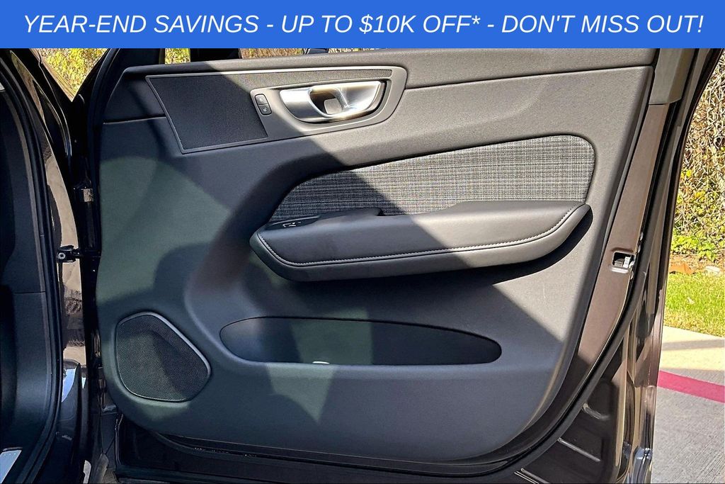 2025 Volvo XC60 Core - Photo 24