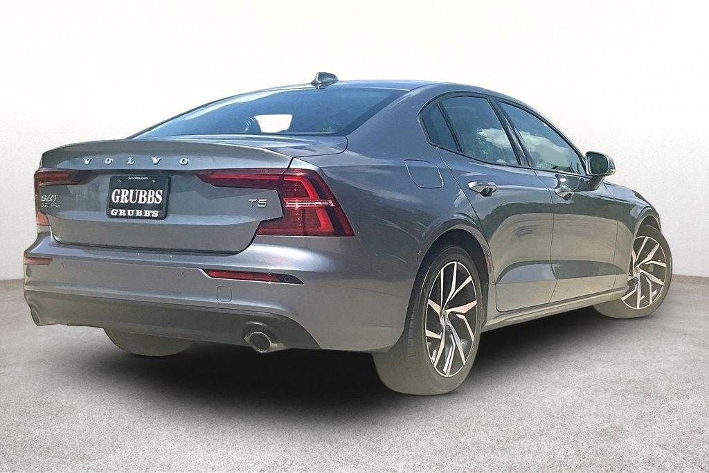 Used 2020 Volvo S60 T5 Momentum Sedan