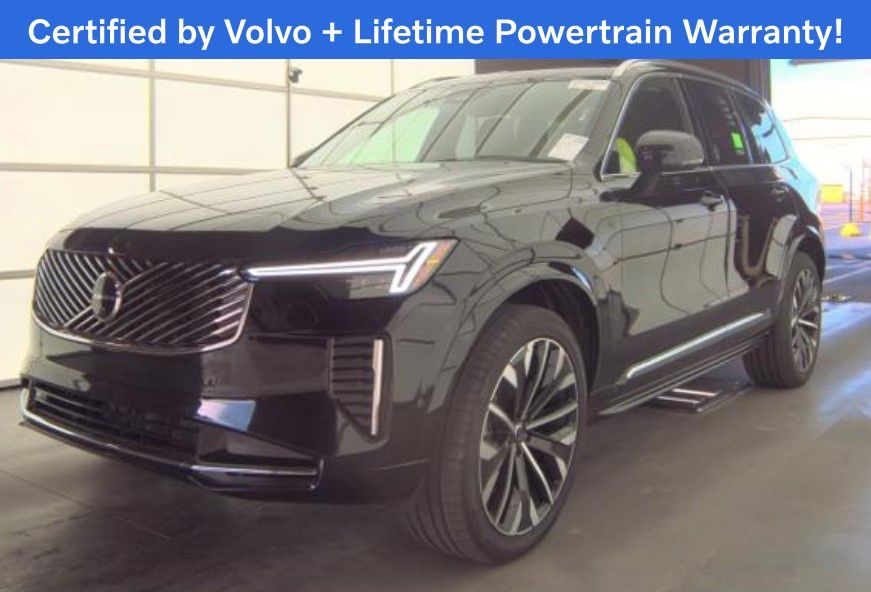 2025 Volvo XC90 Plus's photo