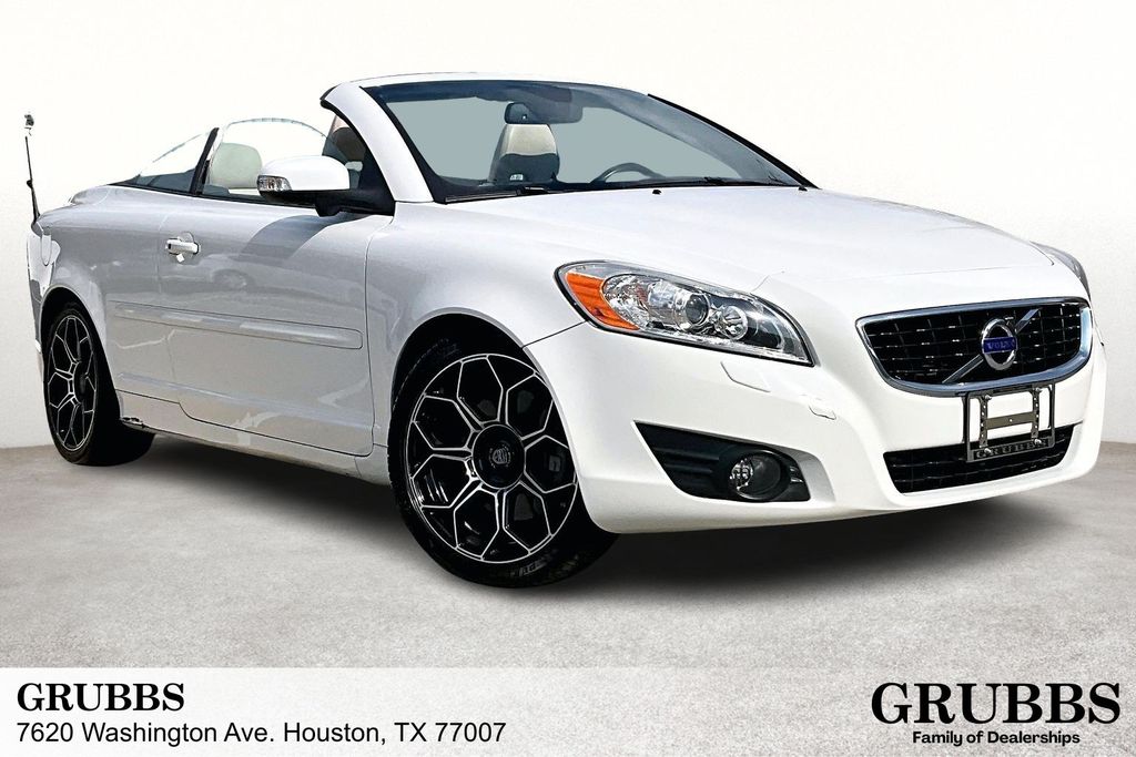 2011 Volvo C70 T5's photo