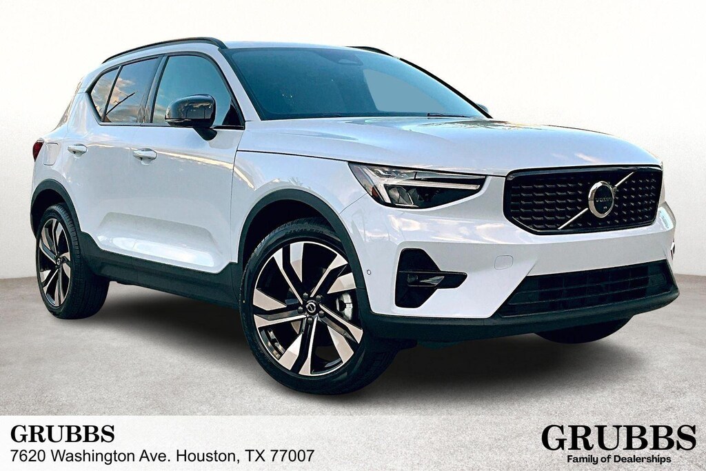 New 2026 Volvo XC40 B4 Plus SUV