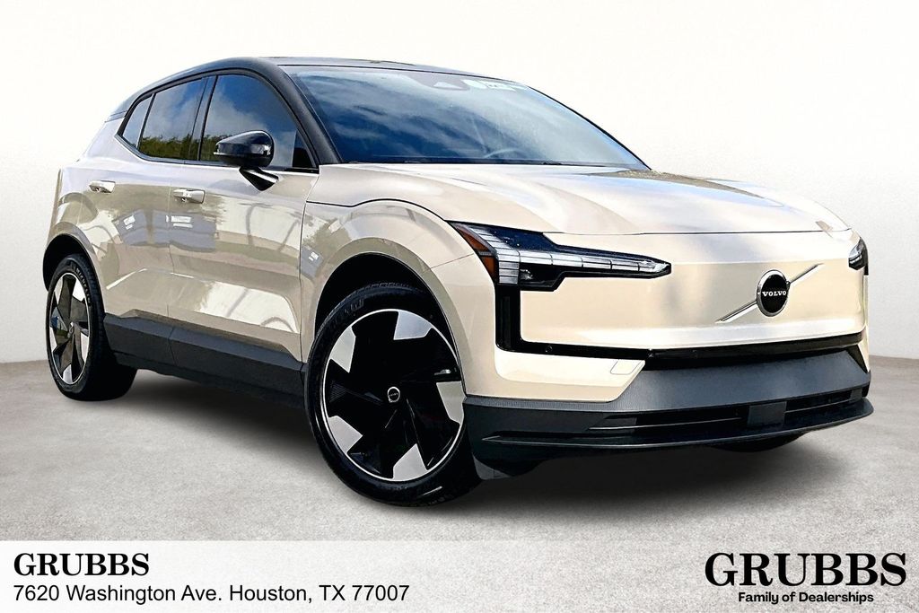 2026 Volvo EX30 Plus's photo