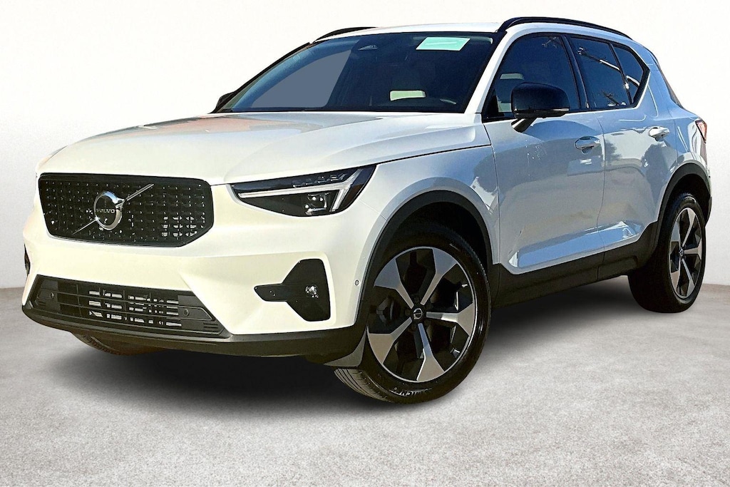 New 2026 Volvo XC40 B5 Plus SUV