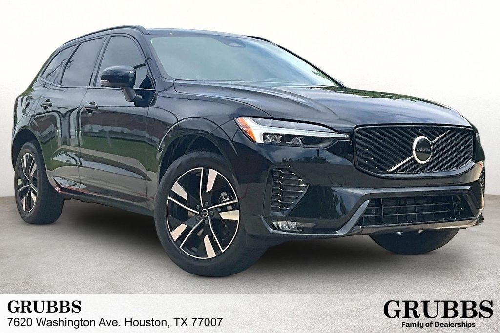 2026 Volvo XC60 B5 Core Dark AWD's photo