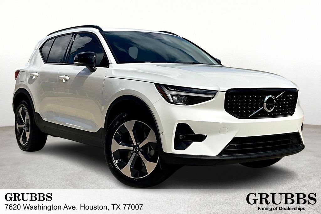 2026 Volvo XC40