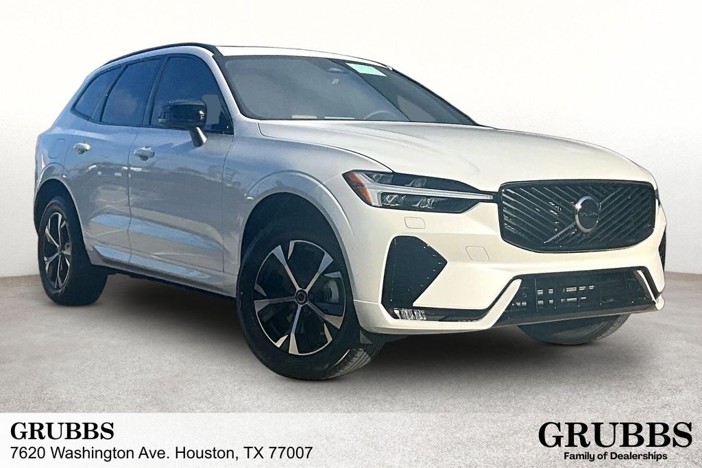 2026 Volvo XC60 B5 Core Dark AWD's photo