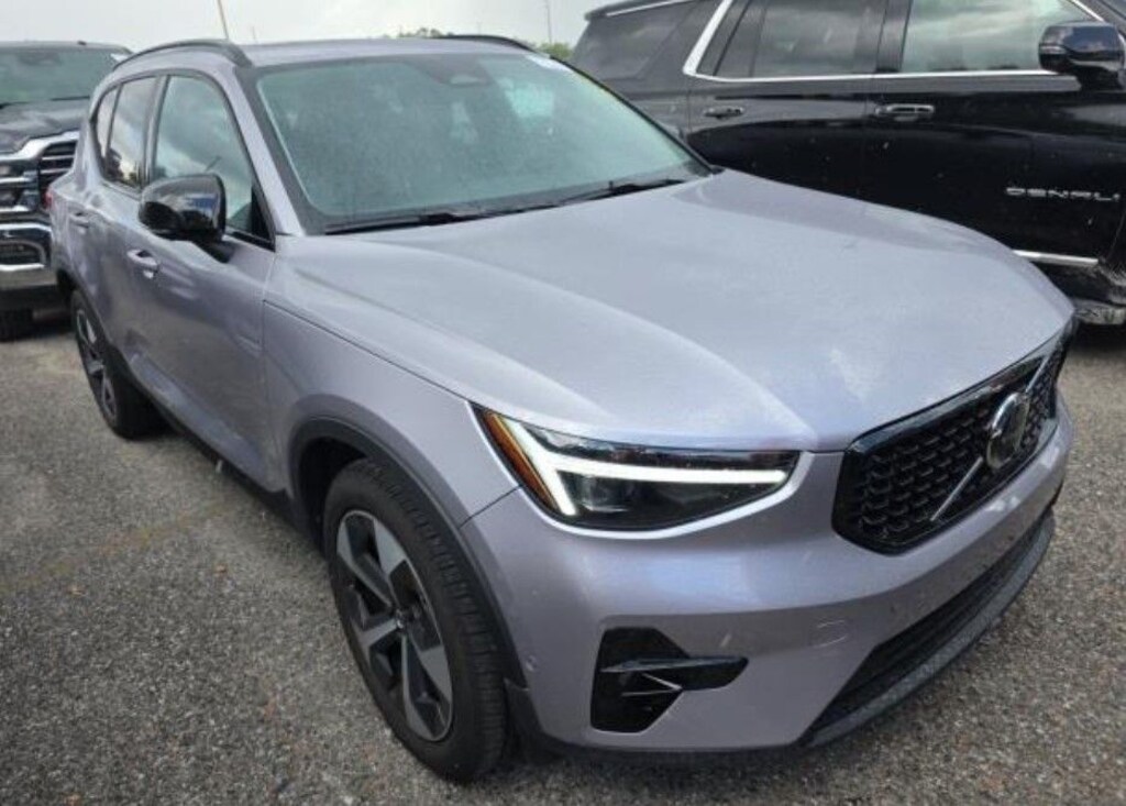 Used 2026 Volvo XC40 B5 Plus SUV
