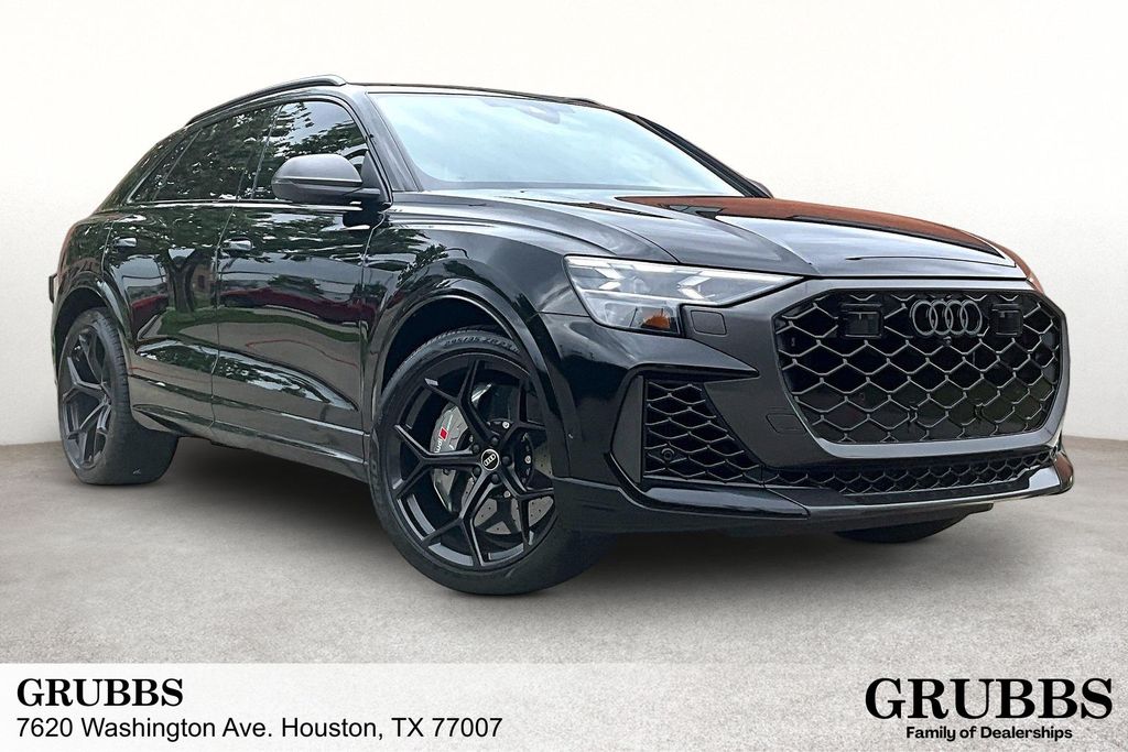 2025 Audi RS Q8 Base