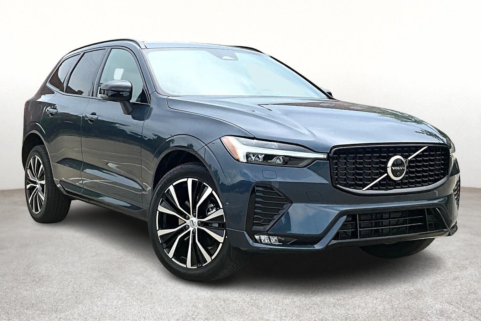 2025 Volvo XC60 B5 Plus photo 2